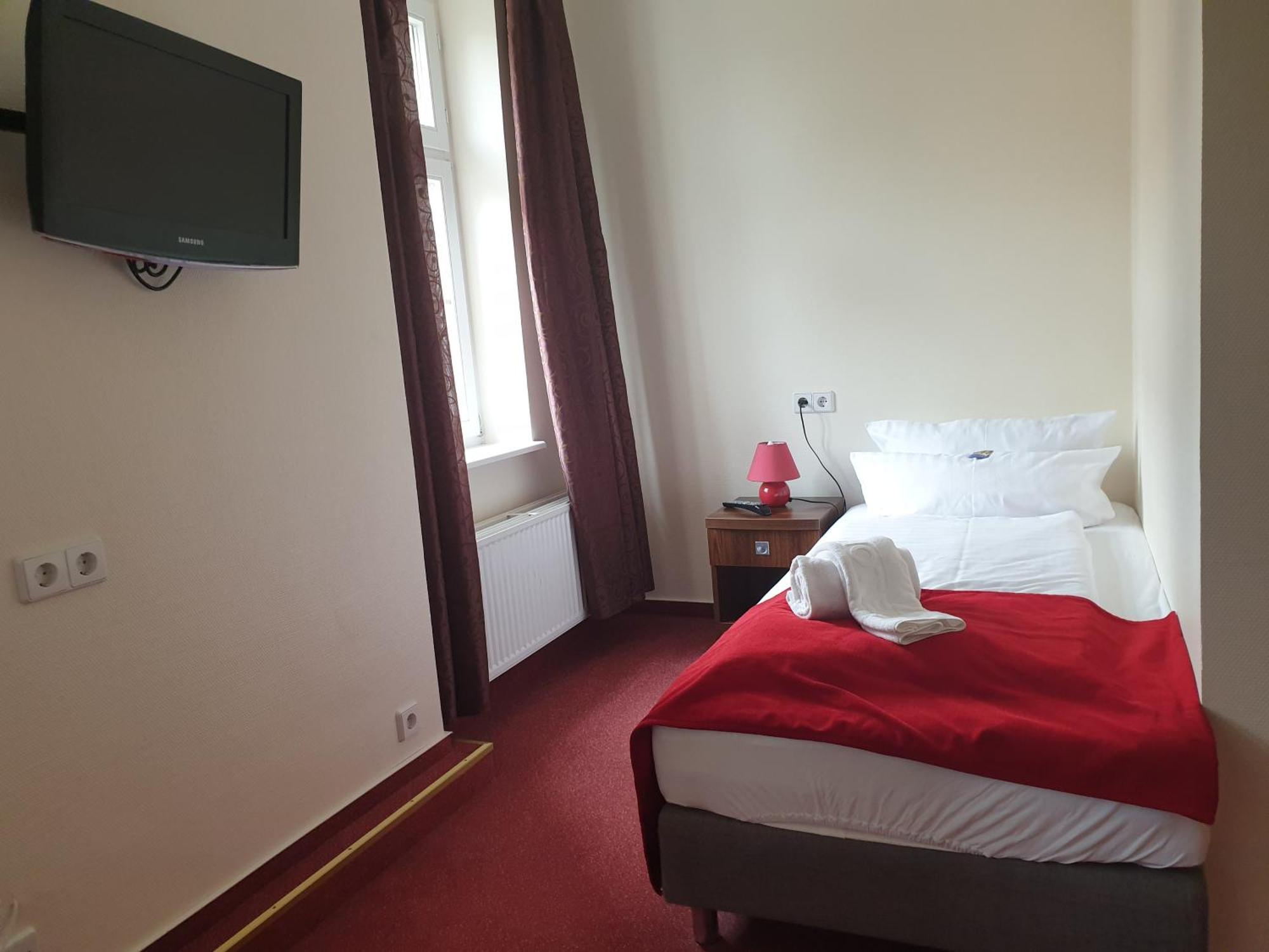 Viadrina Rooms&Apartments Frankfurt-Oder am Park im Zentrum Frankfurt  Buitenkant foto